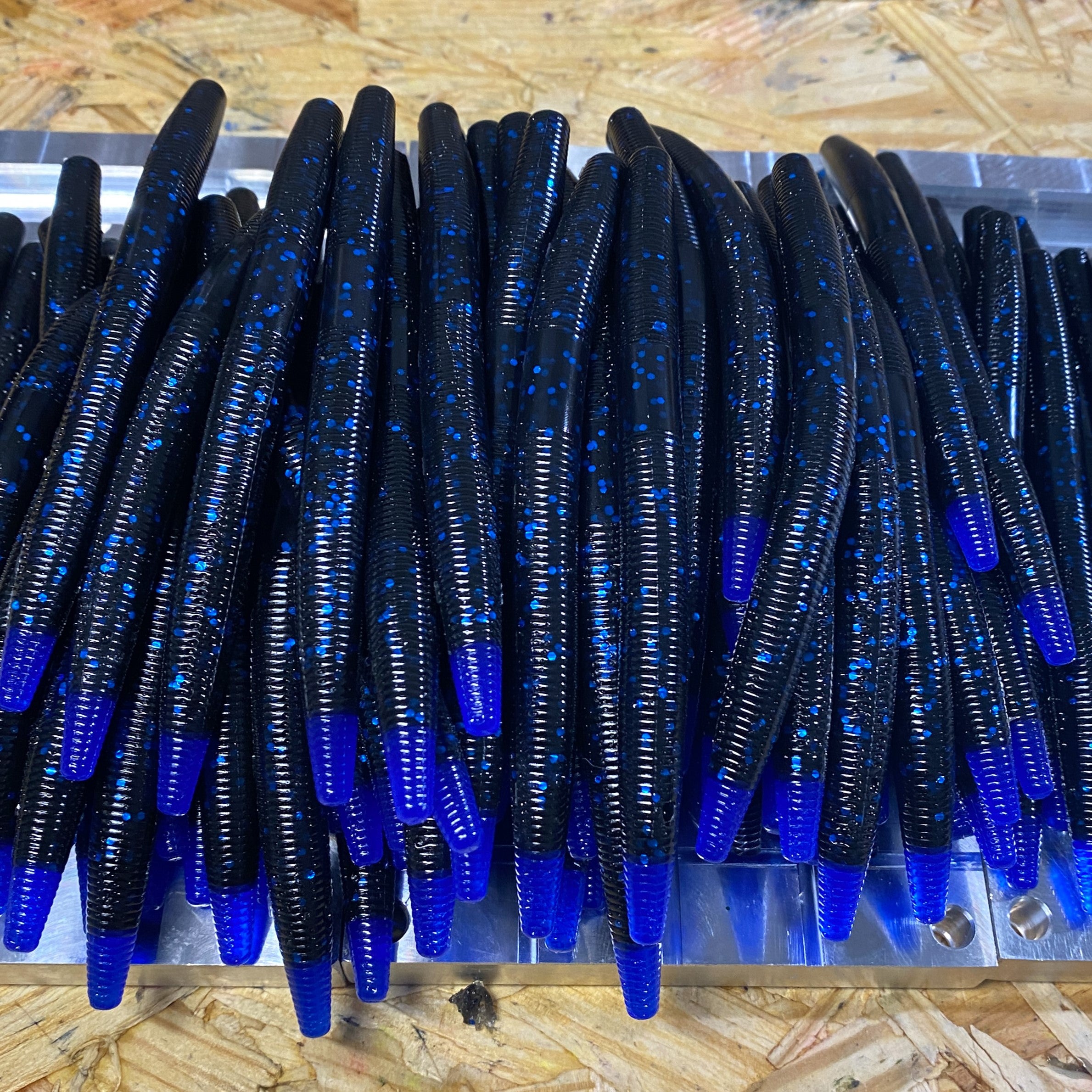 fish blinkie worm lure 5" Stick Worm Black and Blue / Bulk 100 pack